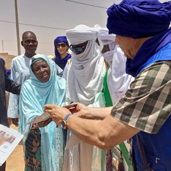 Agadez, Niger: consegnate 360 case sociali in architettura b ... Immagine 2