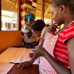 Ex-combatant women in Mozambique overcome indifference and m ... Image 8